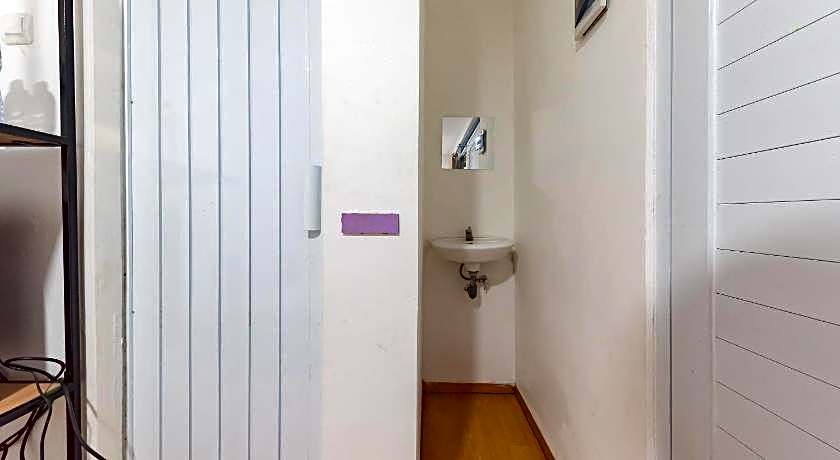 RedDoorz near Universitas Advent Indonesia