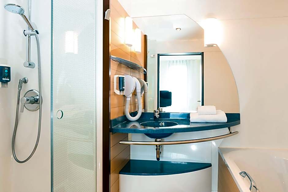 Novotel Suites Paris CDG Airport Villepinte