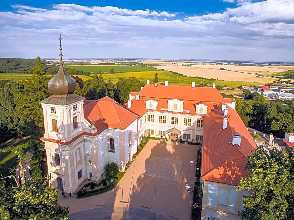 Chateau Loucen Garden Retreat