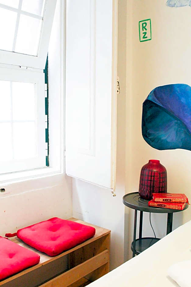 Alface Hall Hostel & Bar