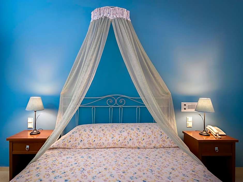 Zephyros Hotel