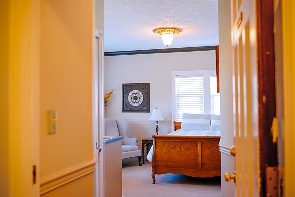 Dashwood Manor Seaside Bed & Breakfast