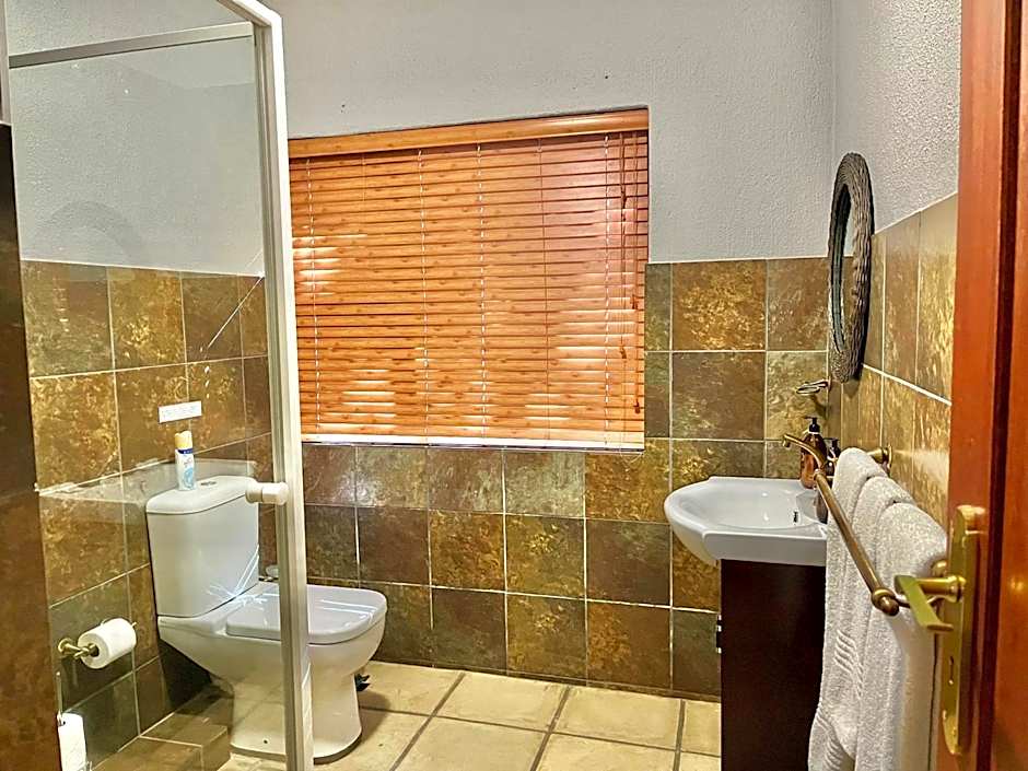 Bushbaby Valley Lodge