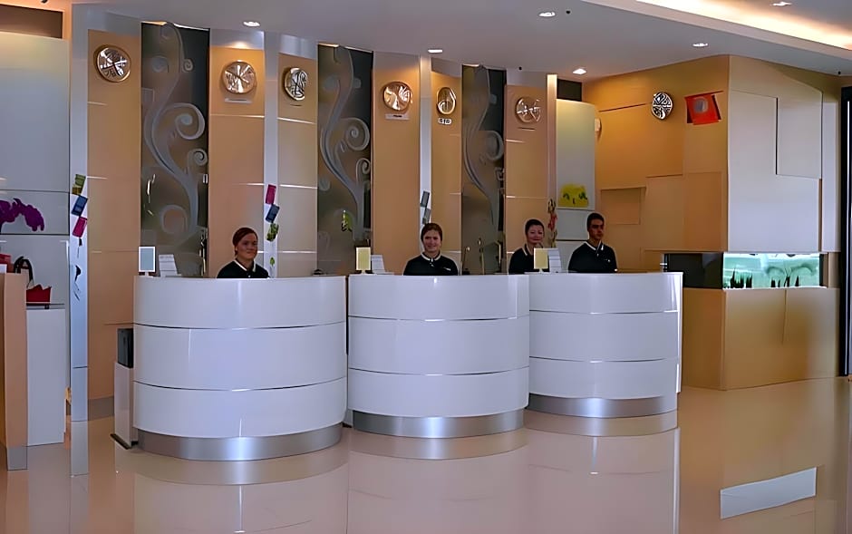 Paragon Lutong Hotel