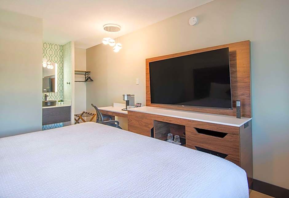 Coast Courtenay Hotel