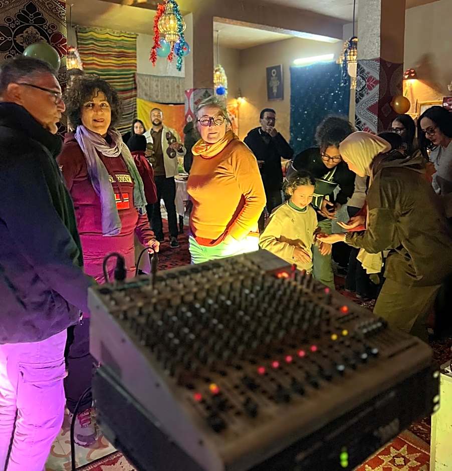 Hotel Camping Les Roses Des Dunes & Piscine