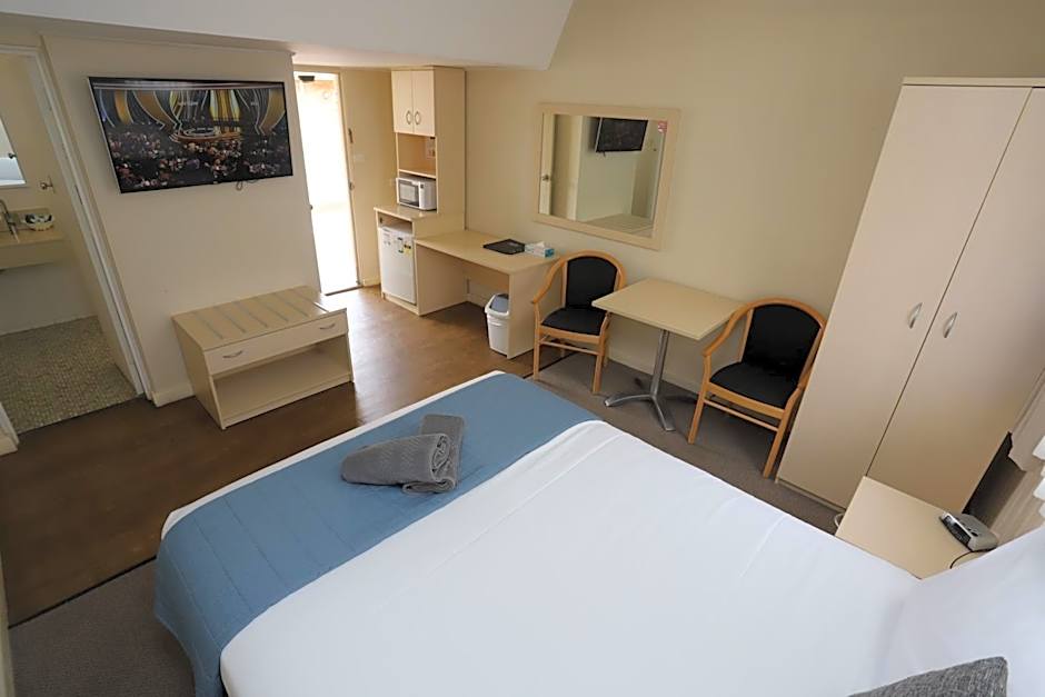 Sleepy Hill Motor Inn