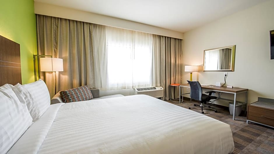 Holiday Inn Express & Suites Dripping Springs - Austin Area By IHG