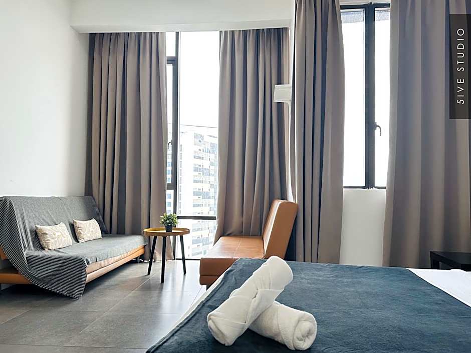 Five Studio - Empire Damansara