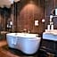 1825 Gallery Hotel