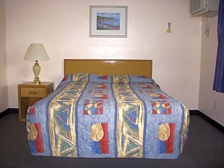 Three-Bedroom Deluxe Suite - Smoking