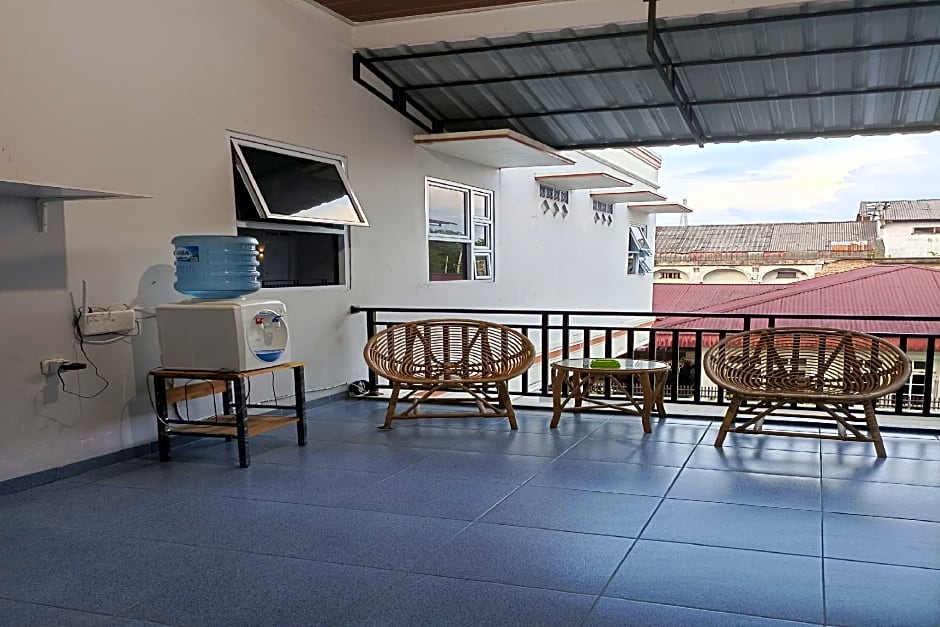 OYO 92806 Penginapan Geby Syariah