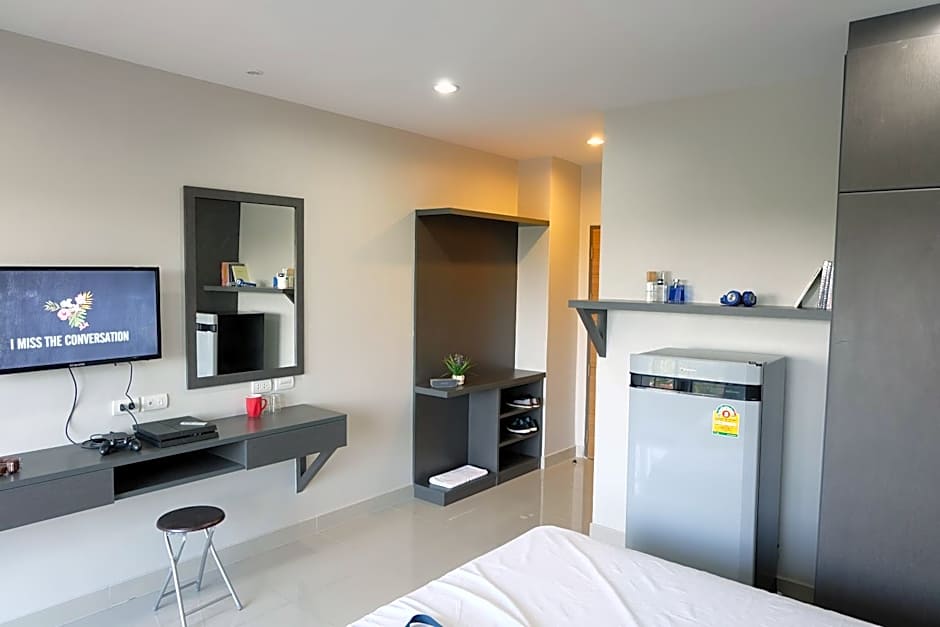 Trio Residence Si-Racha