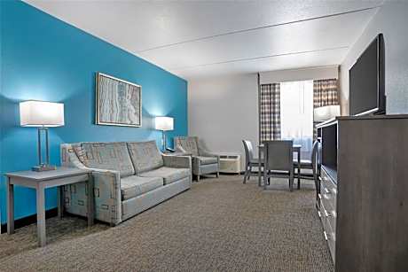 Queen Suite with Two Queen Beds