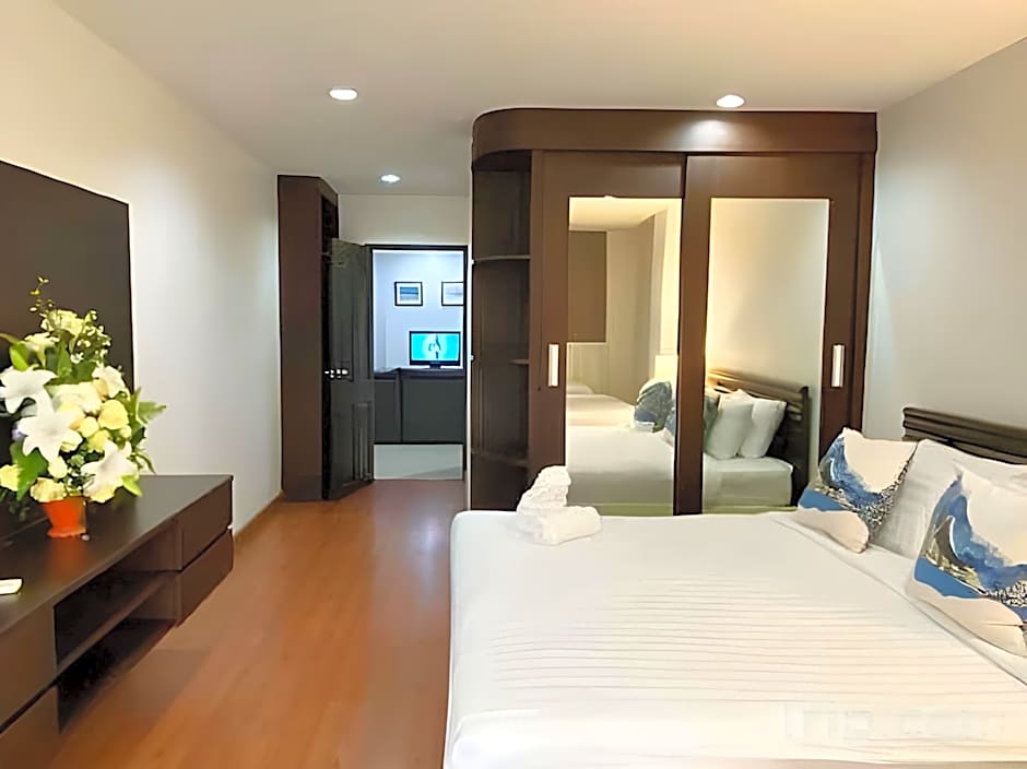 14 Place Sukhumvit Suites