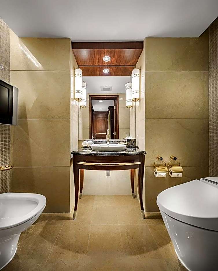 Zhongwei Green Lake Hotel Kunming