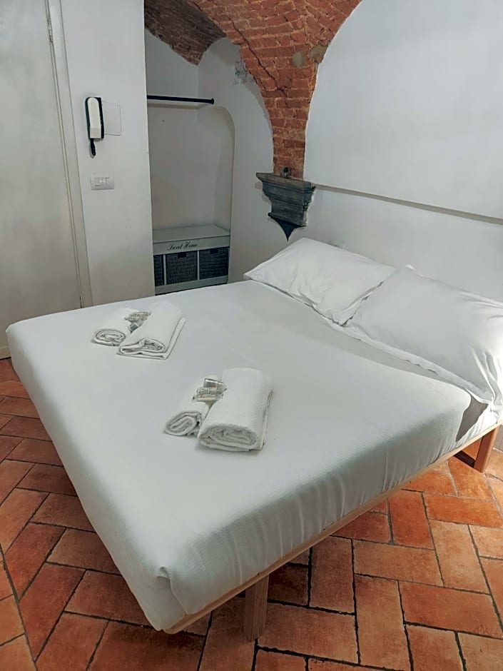 NINA DUOMO APARTMENT