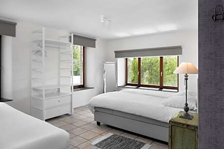 Two-Bedroom Apartment (4 Adults)