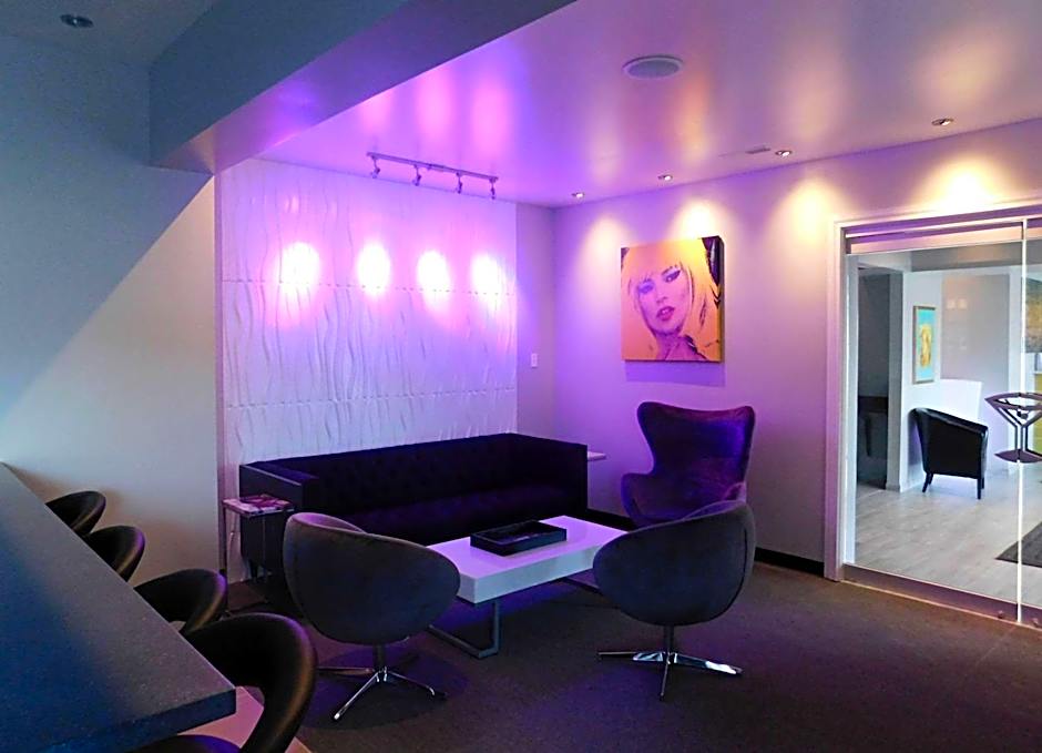 Studio Z, Ascend Hotel Collection