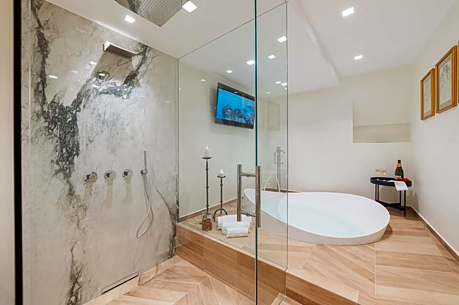Naxi Suites
