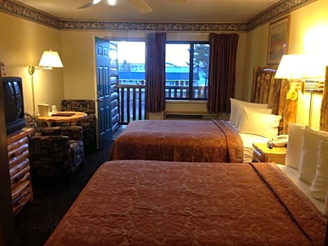 Queen Room with Two Queen Beds and Bridge View