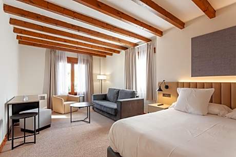 Premium Quadruple Room