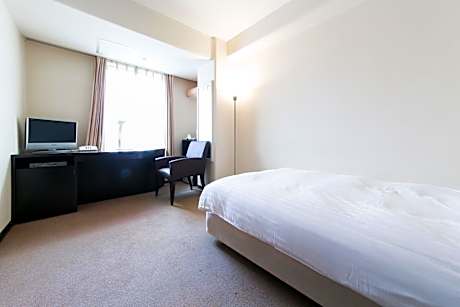Double Room (1 - 2 Adults) - Smoking