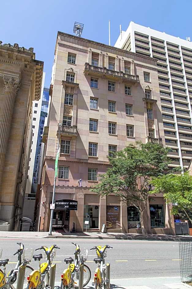 ULTIQA Rothbury Hotel