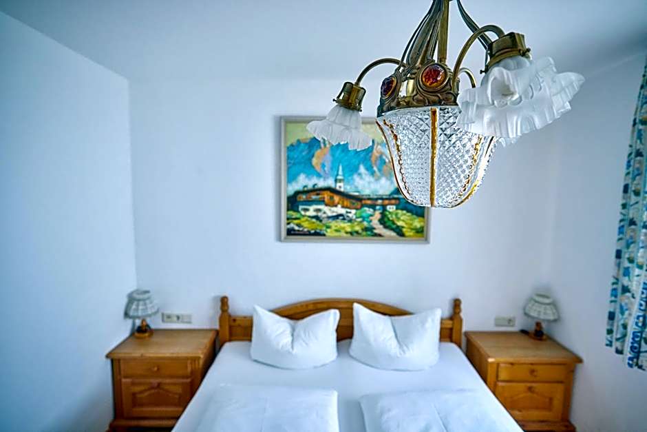 Alt Montafon Hotel Appartements by Pferd auf Wolke