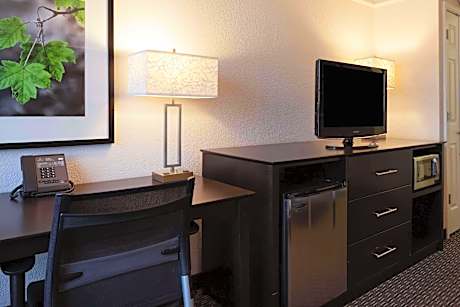 2 Double Beds Non-Smoking