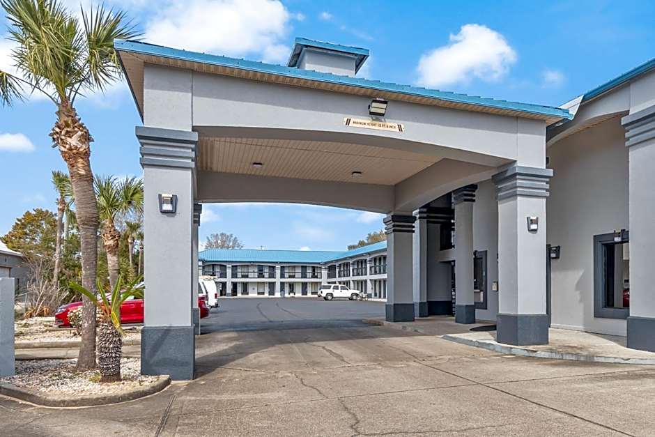 Regency Inn Near Boardwalk & Hurlburt Field