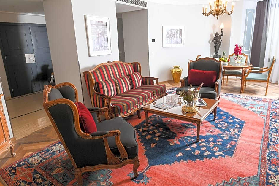 Le Bristol Hotel