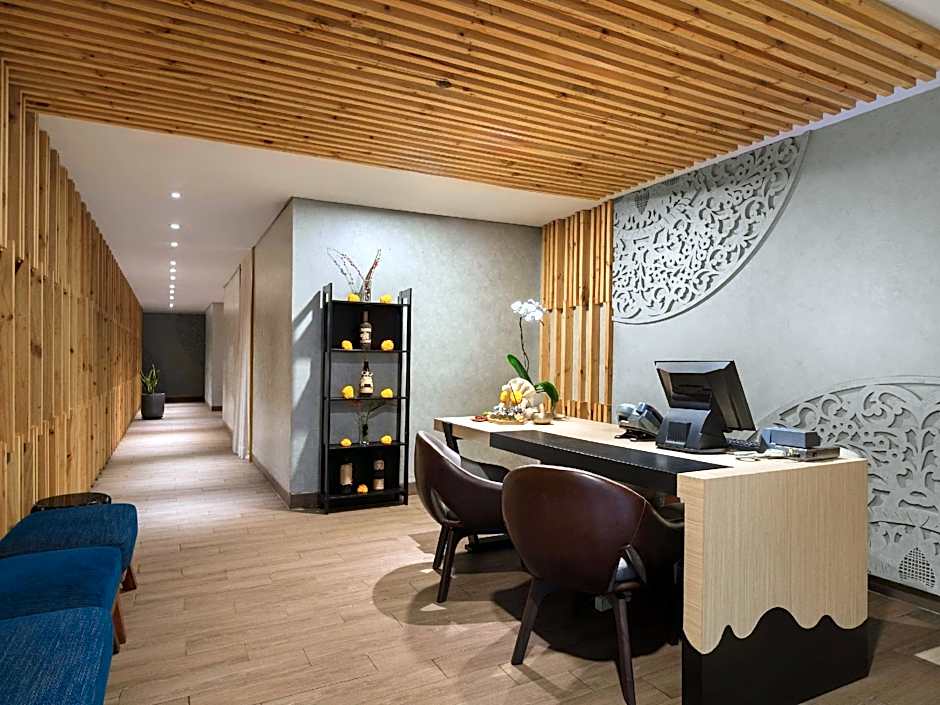 Grand Mercure Bali Seminyak