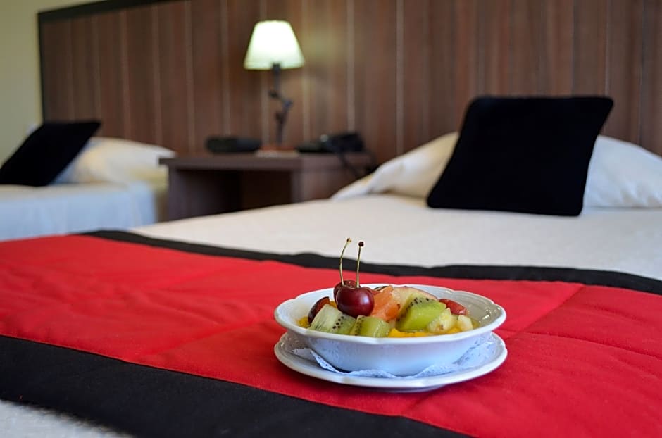 Huinid Pioneros Hotel