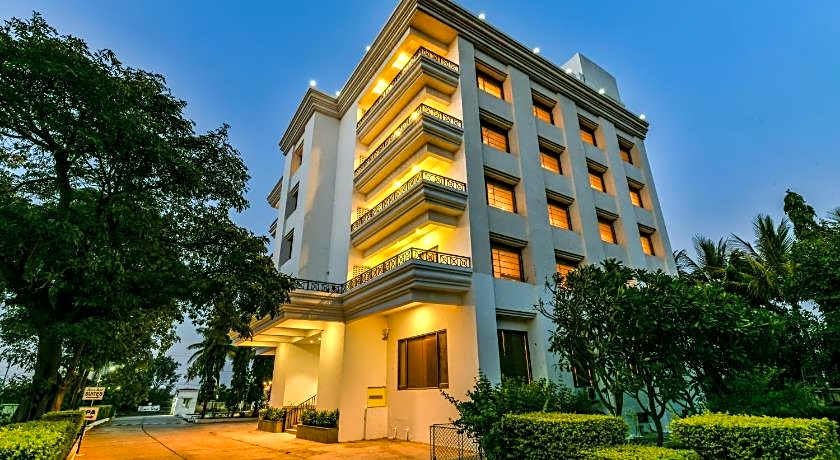 Sun N Sand Shirdi Hotel