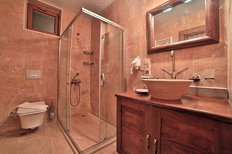 Caravanserai Inn Hotel