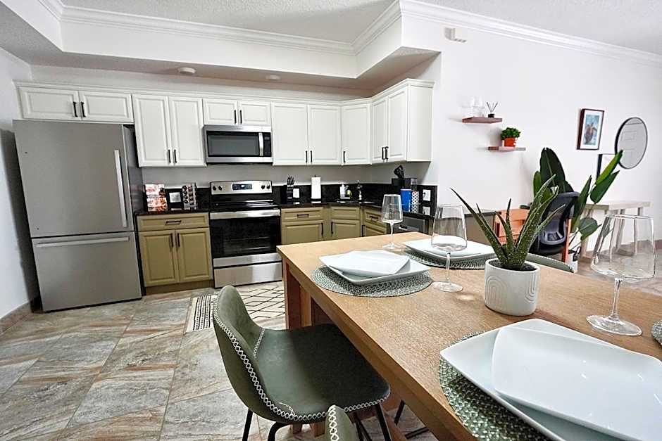 Villa Olivō -2BR Modern Luxury-River & Ocean Access