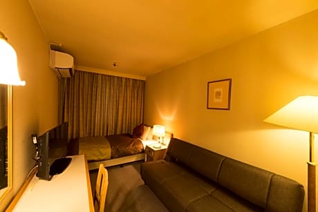 Single Room with Sofa - Smoking