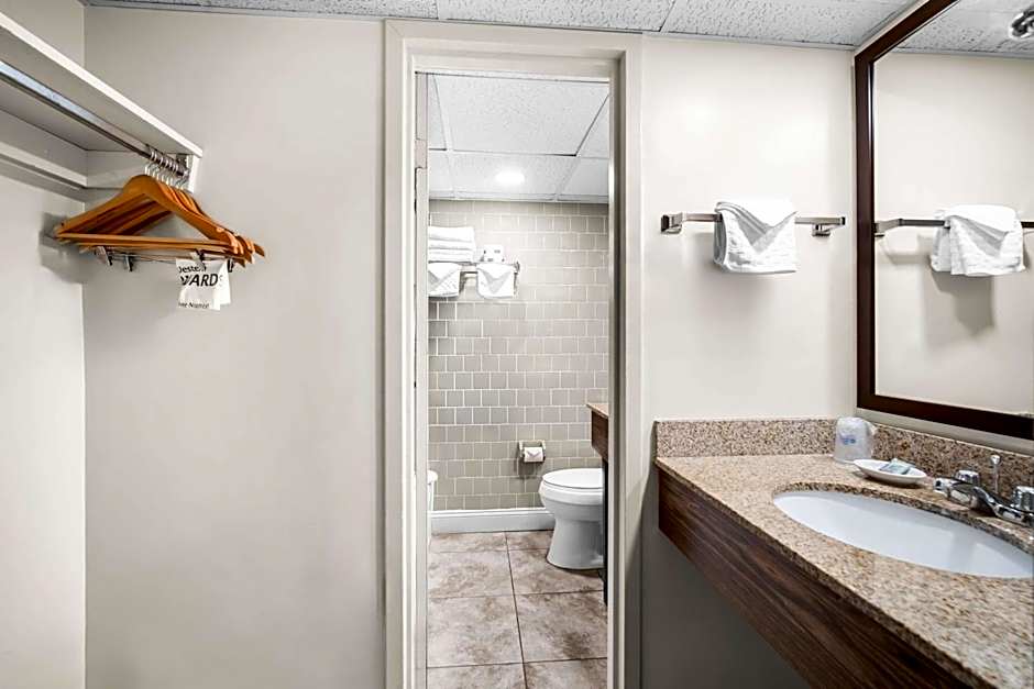 Best Western Merry Manor Inn