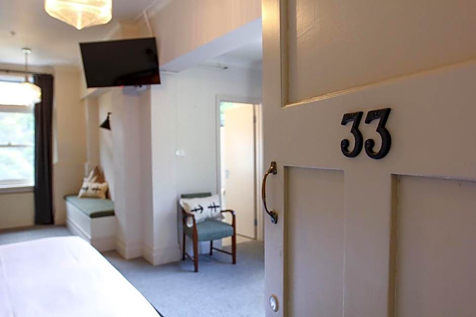 Alpine Hotel, Eat Drink Sleep