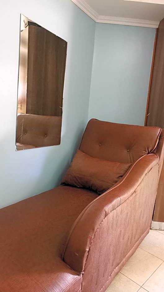 Savannah Paradise Hotel