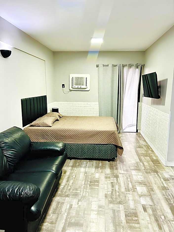 Flat -Hidromassagem privativa e Piscina a 500 mts da praia