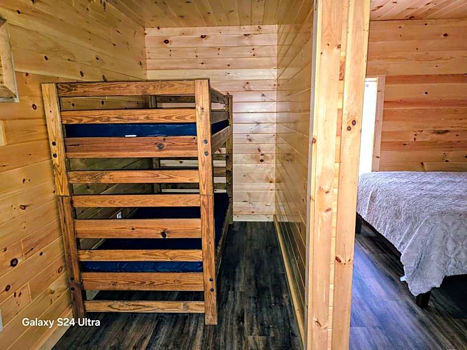 Deluxe Cabin - Walnut