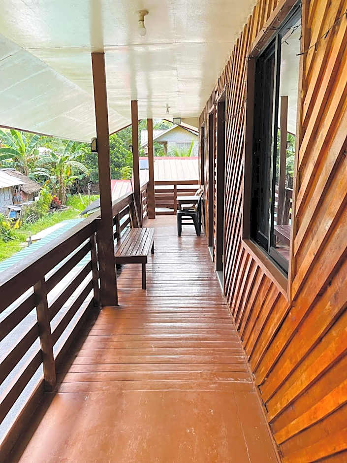 D' Angels Inn, Port Barton