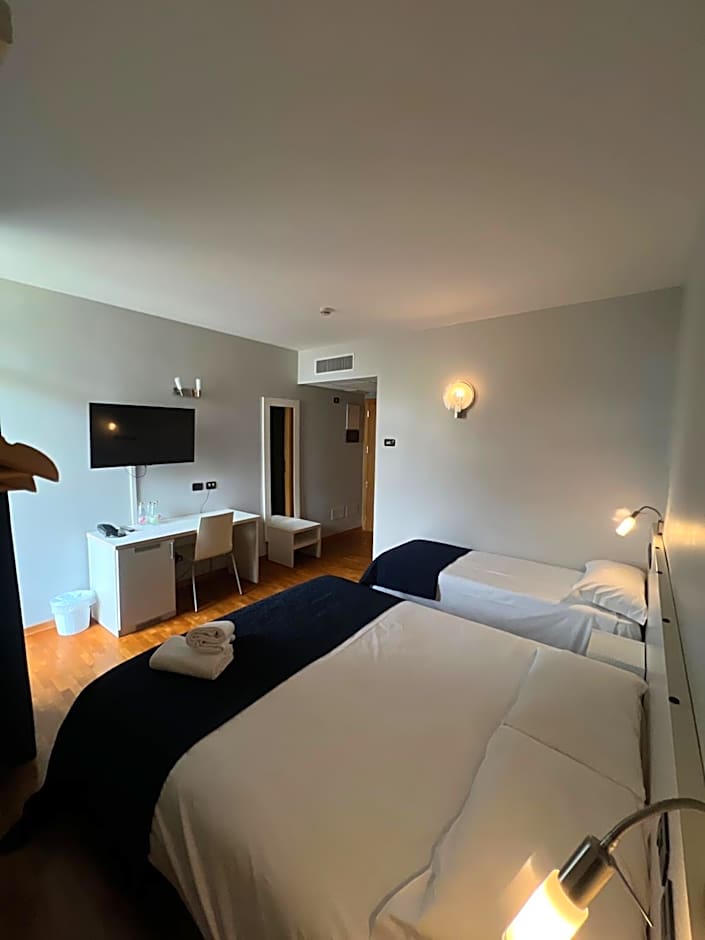 Master Hotel