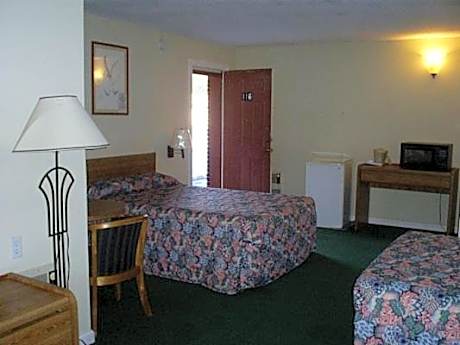 Standard Room with Two Double Beds