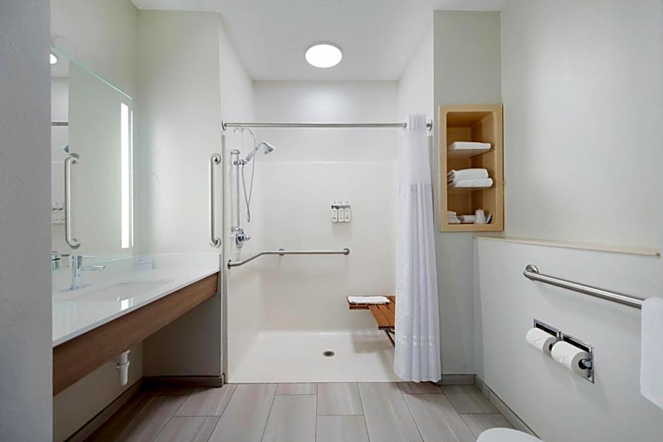 Holiday Inn Express Hotel & Suites Fort Atkinson By IHG