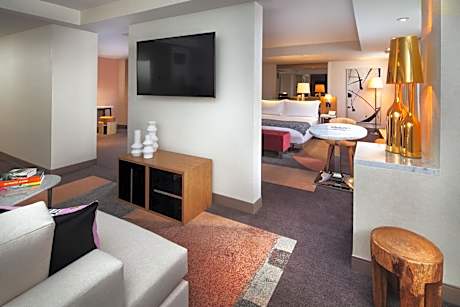 Signature, Suite, 1 King