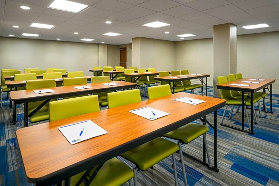 Holiday Inn Express & Suites Ft. Washington - Philadelphia By IHG