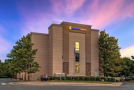 Comfort Suites Huntersville near Lake Norman